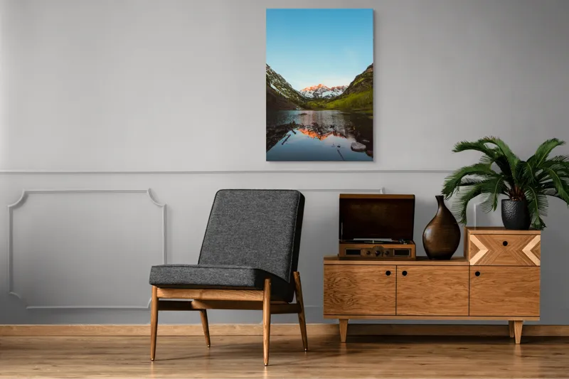 Tablou Canvas, "Reflecții la amurg în munți", Reflecție, Munți, Apus, Lac, Serenitate, Natură, Frumusețe, Tranquilitate, Peisaj, Răsfrângere, 70 x 100 cm – poza 6