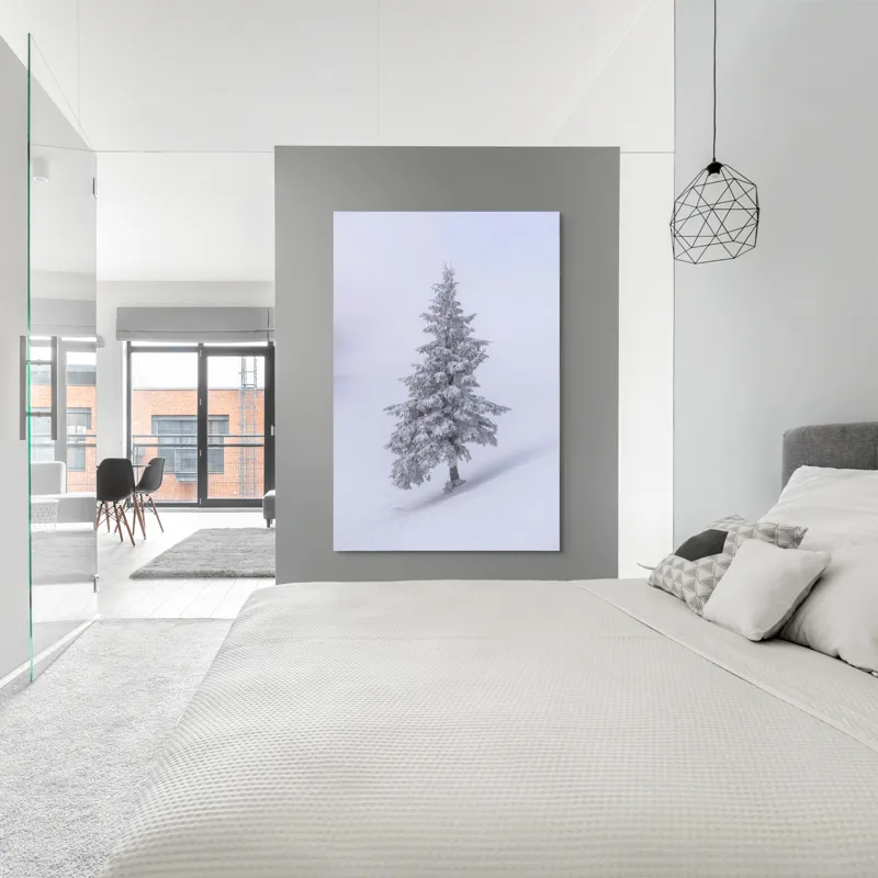 Tablou Canvas, "Singurătatea bradului în zăpadă albă", Alb, Înghețat, Solitar, Tăcut, Rece, Iernatic, Singuratic, Pur, Frig, Izolat, 100 x 150 cm – poza 5