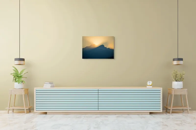 Tablou Canvas, "Răsărit luminiș între vârfuri muntoase", Munte, Siluetă, Răsărit, Ceață, Lumină, Umbre, Cer, Vedere, Peisaj, 70 x 50 cm – poza 7