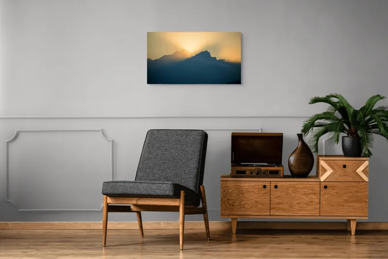 Tablou Canvas, "Răsărit luminiș între vârfuri muntoase", Munte, Siluetă, Răsărit, Ceață, Lumină, Umbre, Cer, Vedere, Peisaj, 90 x 50 cm – poza 6