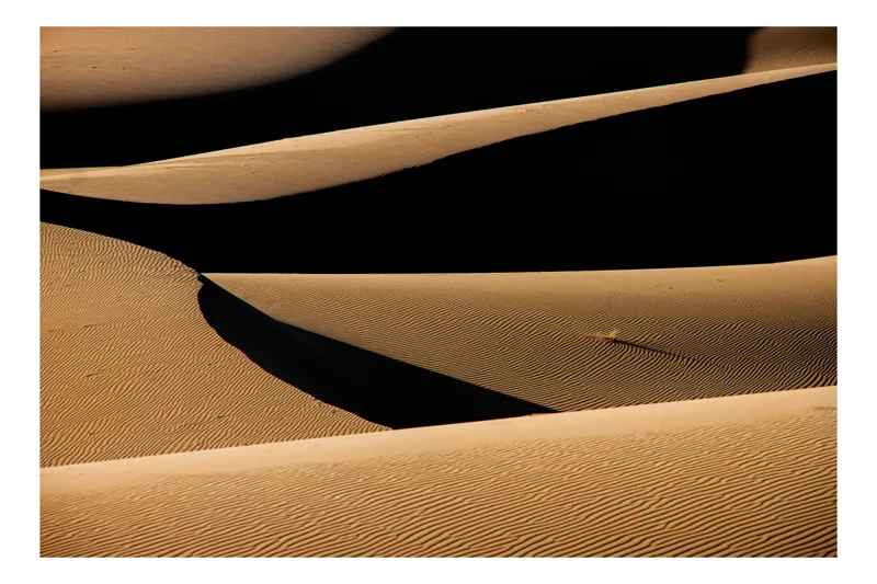 Tablou Canvas, "Umbrele nisipului în lumina apusului", Onduleuri, Nisip, Umbre, Texturi, Dune, Linii, Lumini, Peisaj, Armonie, 54 x 39 cm