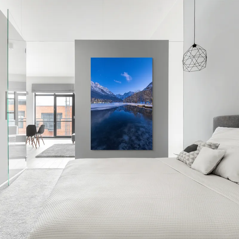 Tablou Canvas, "Reflecții de iarnă sub clar de stele", Cer, Munți, Reflecție, Zăpadă, Lac, Noapte, Stele, Frumusețe, Natură, Pădure, 100 x 150 cm – poza 5