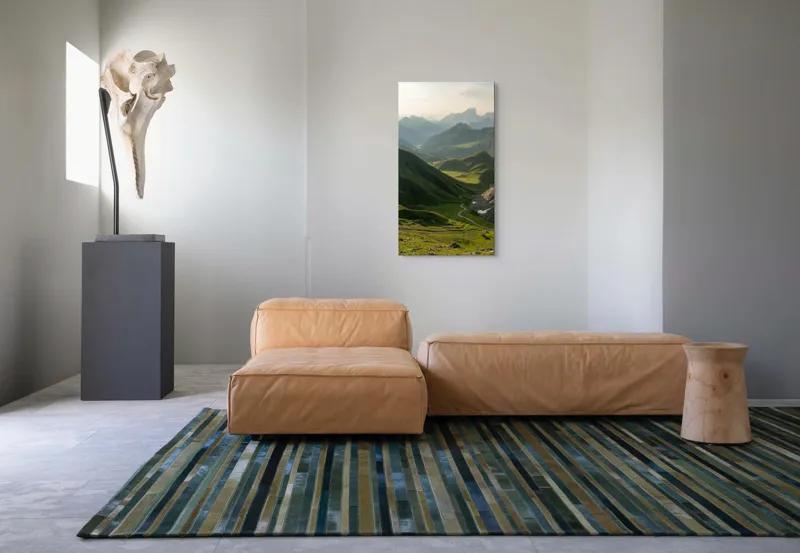 Tablou Canvas, "Poteca de vis printre munți verzi", Peisaj, Munți, Văi, Verdeață, Cărare, Cer, Liniște, Natură, Pitoresc, Magnific, Înălțimi, Umbre, 50 x 90 cm – poza 5