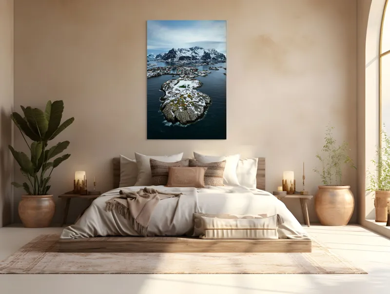Tablou Canvas, "Tărâmul înghețat al insulelor nordice", Munti, Ocean, Insule, Zapada, Cer Innorat, Peisaj Nordic, Apa, Teren Accidentat, Case, Peisaj Izolat, 100 x 150 cm – poza 3