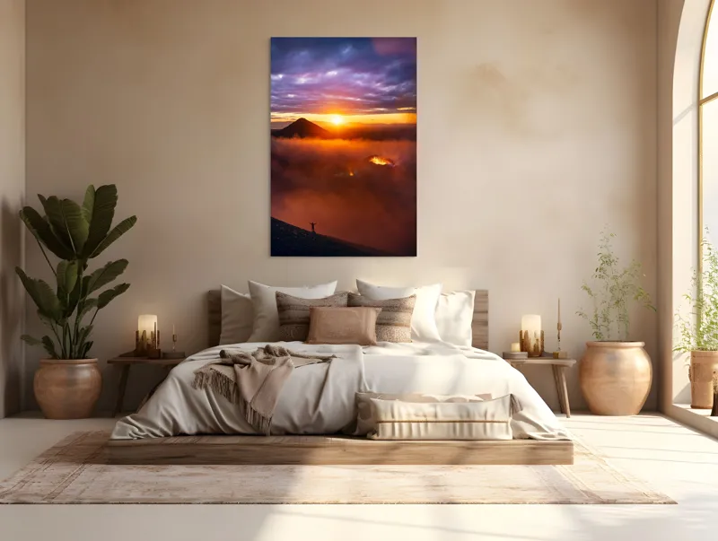 Tablou Canvas, "Explorator în fața vulcanului activ", Serenitate, Vârf, Apus, Lavă, Fum, Cer, Siluetă, Măreție, Natură, Culoare, 100 x 150 cm – poza 3
