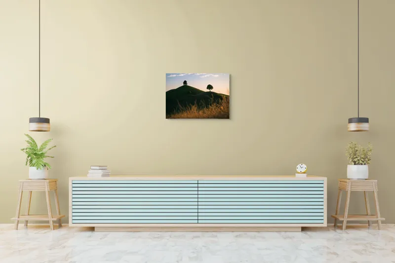 Tablou Canvas, "Dealuri mângâiate de lumină blândă", Apus, Dealuri, Solitar, Copaci, Peisaj, Calm, Natură, Siluetă, 70 x 50 cm – poza 7