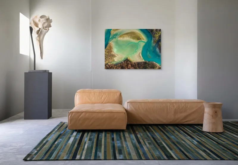 Tablou Canvas, "Labirint de culori în natură serenă", Apa, Culori, Insule, Vegetație, Forme, Natură, Peisaj, Contrast, Texturi, Fluiditate., 100 x 70 cm – poza 7