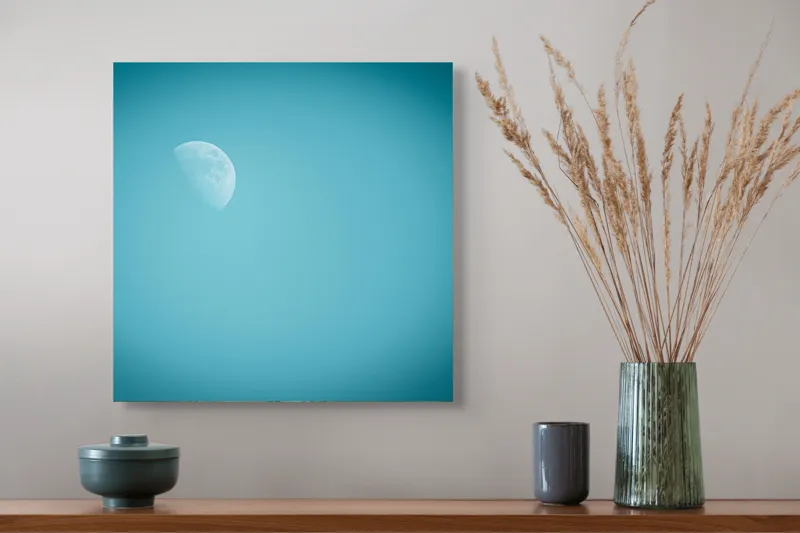 Tablou Canvas, "Luna printre nuanțe de albastru", Lună, Cer, Albastru, Asfințit, Mister, Lumină, 50 x 50 cm – poza 4