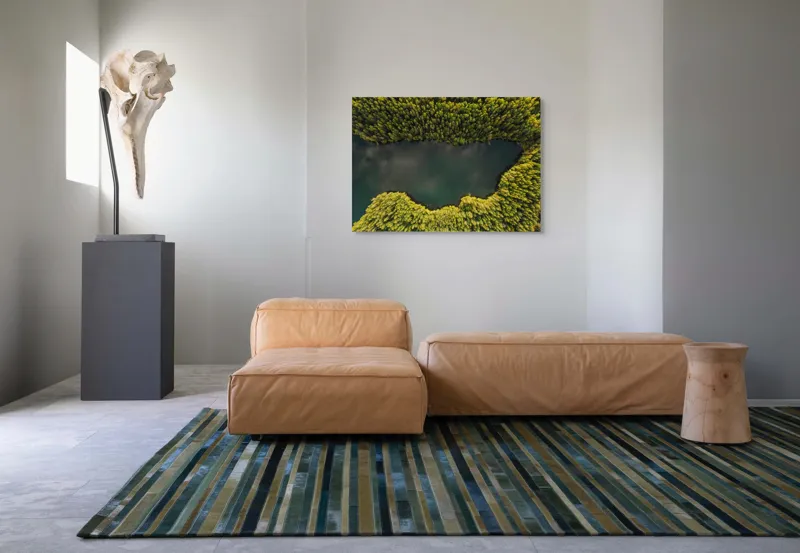 Tablou Canvas, "Inima pădurii de smarald", Copaci, Lac, Natură, Verde, Reflecție, Serenitate, Peisaj, Aerian, Pădure, Tranquilitate, 100 x 70 cm – poza 7