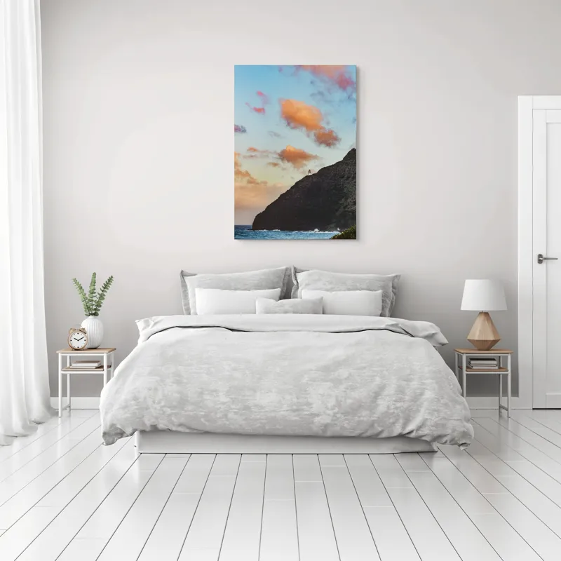 Tablou Canvas, "Far de veghe pe promontoriu stâncos", Ocean, Stâncă, Apus, Nor, Far, Cer, Valuri, Peisaj, Culoare, Contrast, 70 x 100 cm – poza 3