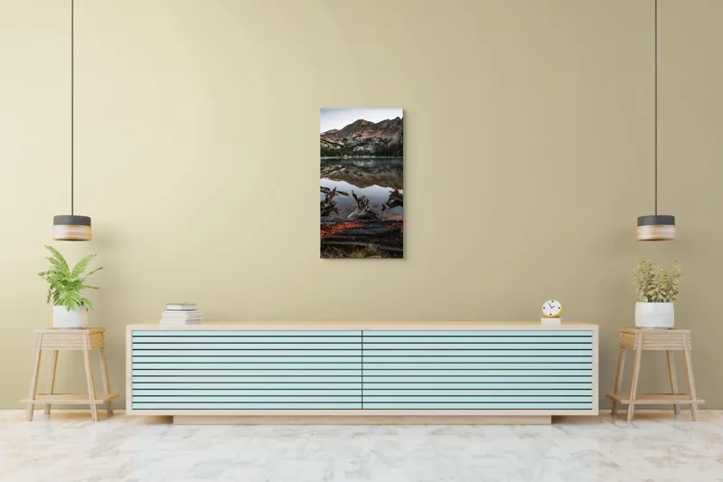 Tablou Canvas, "Reflexiile muntelui în lac liniștit", Reflecție, Măreție, Natură, Tranquilitate, Munți, Liniște, Frumusețe, Lemn, Apus, Apă, Sălbăticie, Peisaj, 50 x 90 cm – poza 6