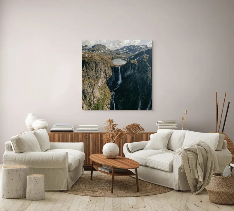Tablou Canvas, "Cascada din munții scăldați de soare", Cascade, Stânci, Vale, Munți, Cer, Nori, Lac, Vegetație, Apă, Natură, 100 x 100 cm – poza 3