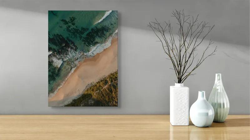 Tablou Canvas, "Întâlnirea valurilor cu țărmul nisipos", Valuri, Apă, Plajă, Nisip, Vegetație, 39 x 54 cm – poza 4