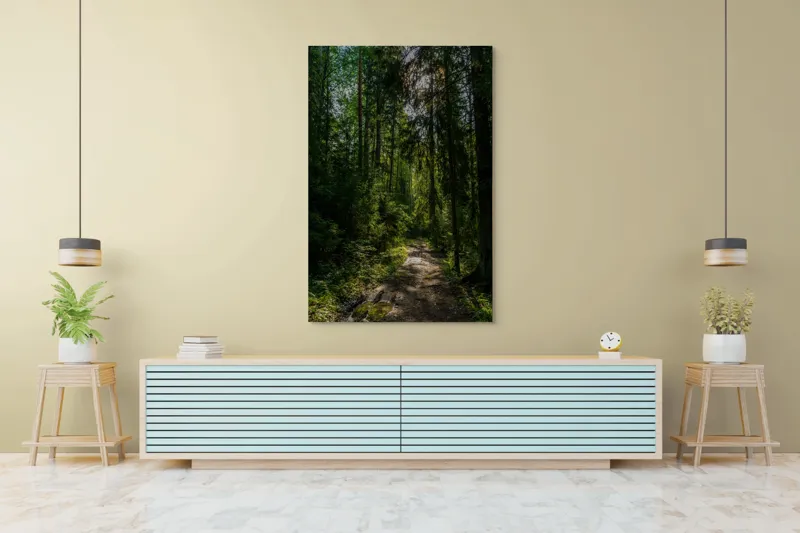 Tablou Canvas, "Razele soarelui prin desișul pădurii", Pădure, Potecă, Lumină, Umbre, Copaci, Verdeață, Tranquilitate, Natură, Aventură., 100 x 150 cm – poza 4