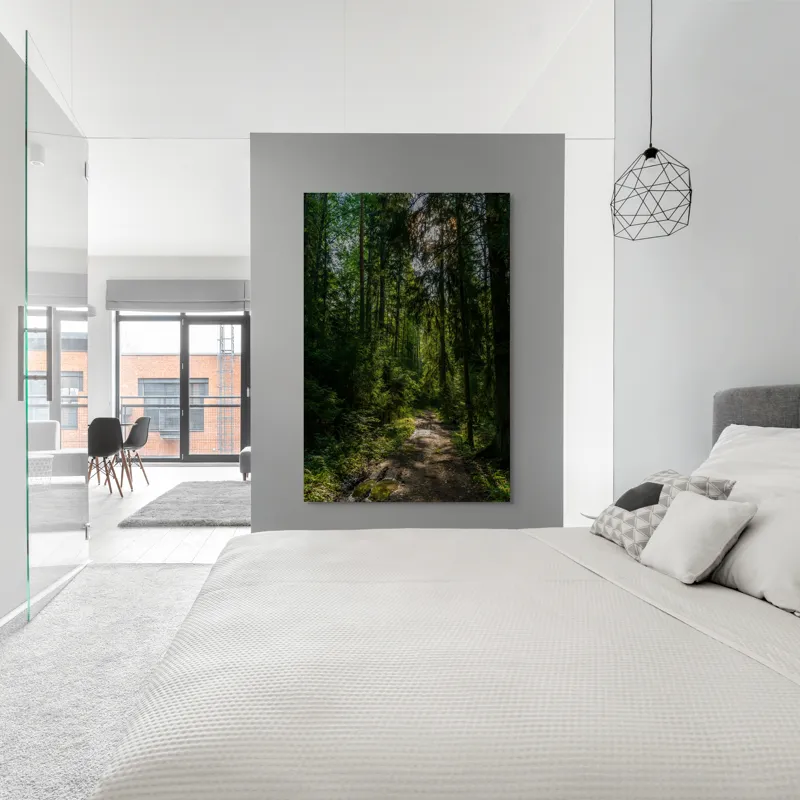 Tablou Canvas, "Razele soarelui prin desișul pădurii", Pădure, Potecă, Lumină, Umbre, Copaci, Verdeață, Tranquilitate, Natură, Aventură., 100 x 150 cm – poza 5
