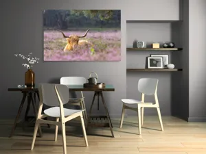 Tablou Canvas, "Vacă din Highlands printre flori mov", 150 x 100 cm – poza 5