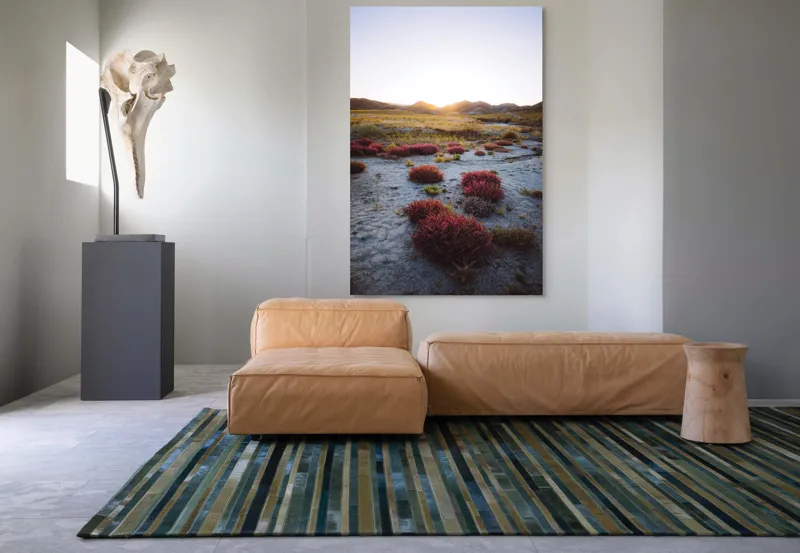 Tablou Canvas, "Apus peste câmpul înflorit uscat", Răsărit, Peisaj, Pajiște, Flori, Tufișuri, Culoare, Natură, Serenitate, Dealuri, Lumină, 100 x 150 cm – poza 7