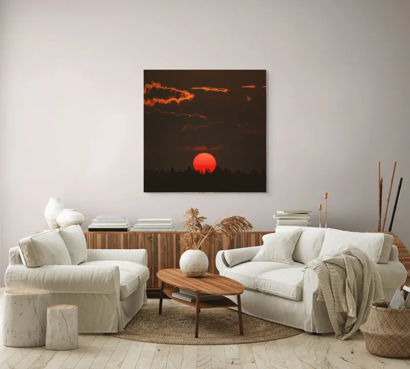 Tablou Canvas, "Soarele roșu deasupra pădurii negre", Apus, Cer, Nori, Siluetă, Pădure, Soare, Portocaliu, Întunecat, Lumină, Peisaj, 100 x 100 cm – poza 3