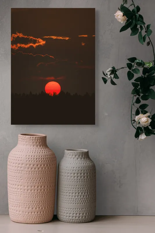 Tablou Canvas, "Soarele roșu deasupra pădurii negre", Apus, Cer, Nori, Siluetă, Pădure, Soare, Portocaliu, Întunecat, Lumină, Peisaj, 39 x 54 cm – poza 6