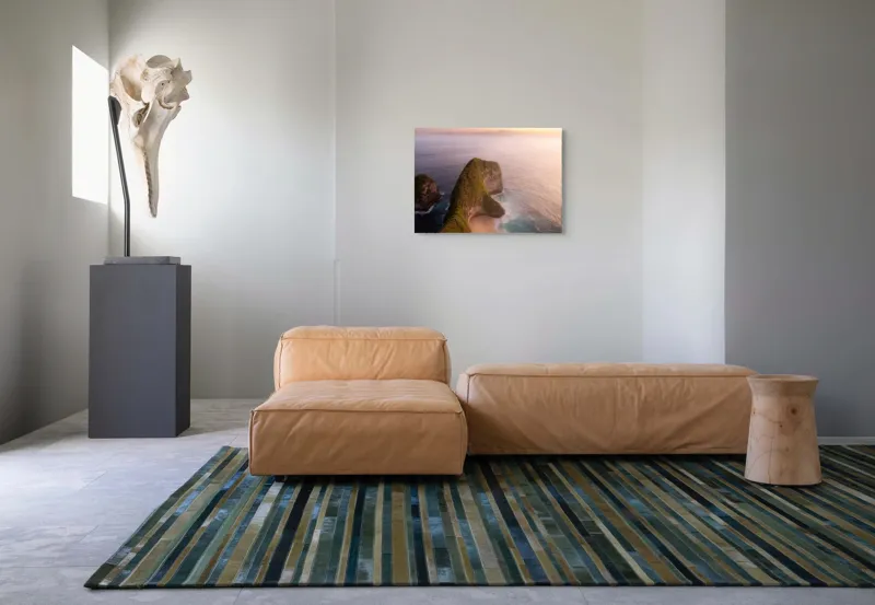 Tablou Canvas, "Coasta sălbatică sub apus blând", Plajă, Apus, Ocean, Stânci, Vegetație, Tranquilitate, Natură, Spectacol, Lumină, Serenitate, 70 x 50 cm – poza 8
