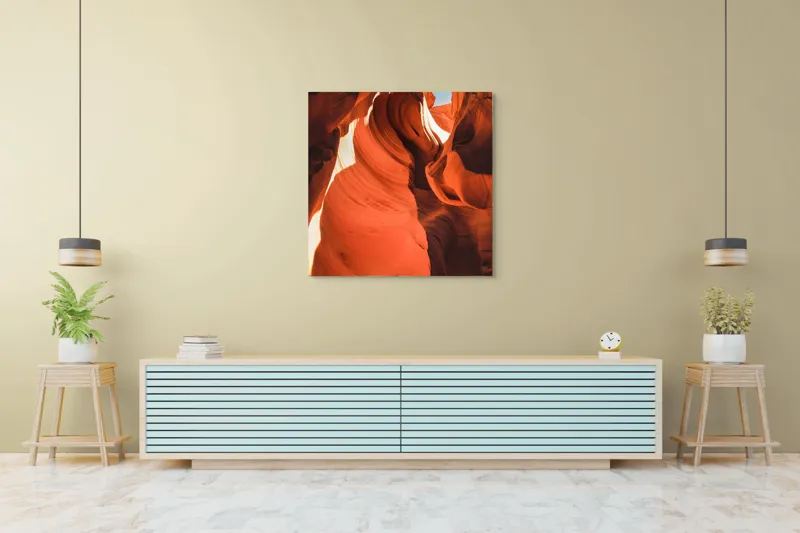 Tablou Canvas, "Lumina dansând printre stânci roșii", Curbe, Nisip, Umbre, Lumini, Straturi, Portocaliu, Albastru, Forma, Adancime, Texturi, 100 x 100 cm – poza 5