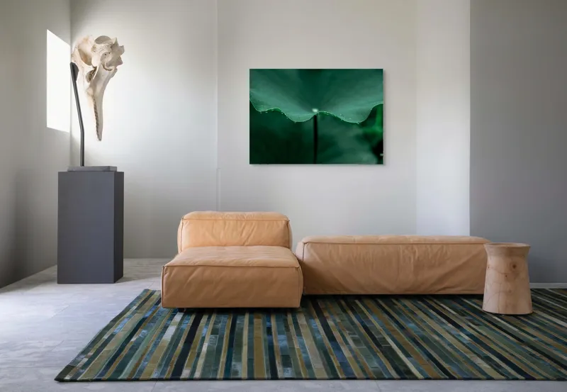 Tablou Canvas, "Ritm de picături pe frunză verde", Verde, Frunze, Picături, Rouă, Natură, Serenitate., 100 x 70 cm – poza 7