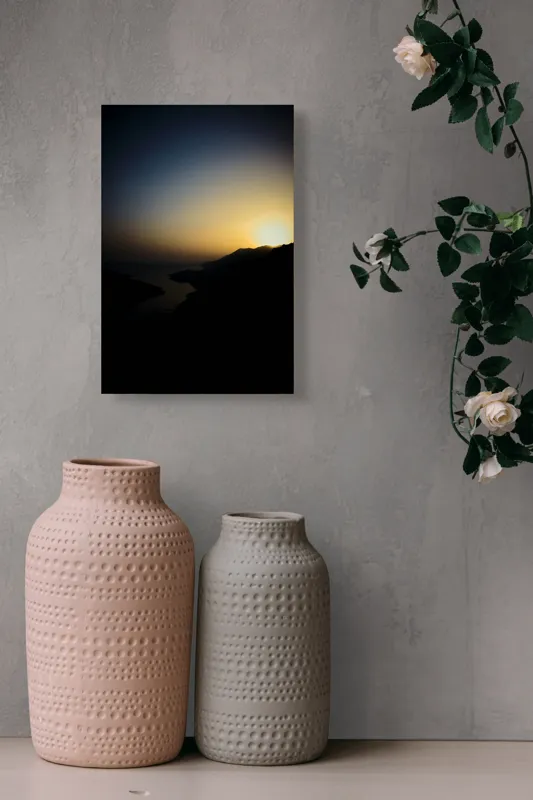 Tablou Canvas, "Apus de soare peste munți liniștiți", Cer, Apus, Siluetă, Munte, Lumină, Peisaj, Ocean, Umbre, Răsărit, Liniște, 26 x 39 cm – poza 6