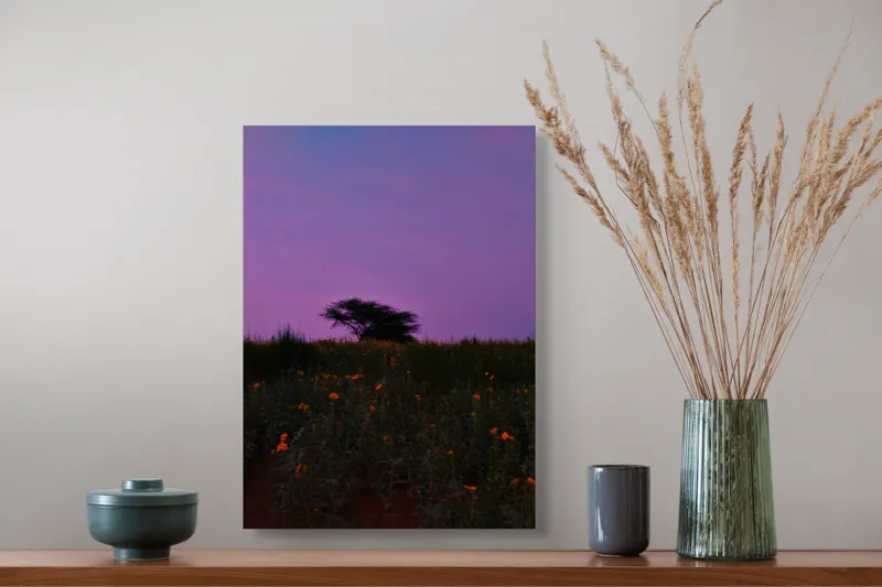 Tablou Canvas, "Copacul singuratic în amurgul violet", Cer, Amurg, Flori, Siluetă, Peisaj, Natură, Apus, Pastel., 39 x 54 cm – poza 3
