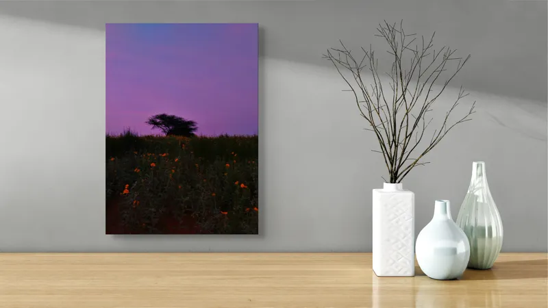 Tablou Canvas, "Copacul singuratic în amurgul violet", Cer, Amurg, Flori, Siluetă, Peisaj, Natură, Apus, Pastel., 39 x 54 cm – poza 4