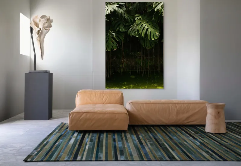Tablou Canvas, "Monstera în lumina liniștită a pădurii", Frunze, Liane, Umbre, Verde, Jungle, Mister, Tropical, Răcoare, 100 x 150 cm – poza 7