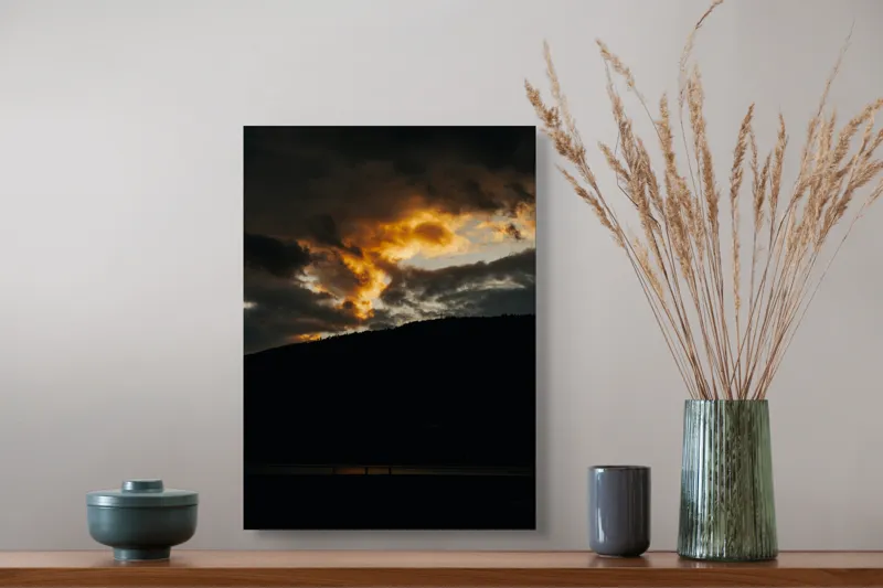 Tablou Canvas, "Lumina apusului printre nori întunecați", Nor, Apus, Siluetă, Lumină, Contrast., 39 x 54 cm – poza 3