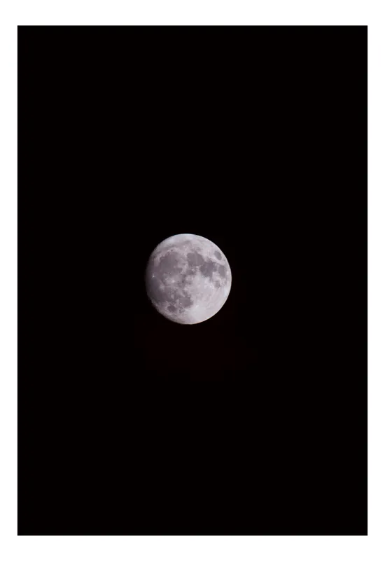 Tablou Canvas, "Luna strălucind pe cerul nopții", Lună, Cenușiu, Cer, Noapte, Mister, Lumină, Taină, Frumusețe, Răceală, Sclipire, 50 x 90 cm