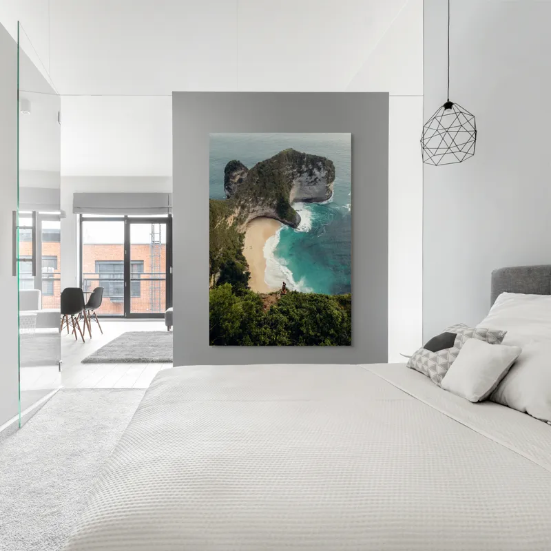 Tablou Canvas, "Priveliște spectaculoasă la mare de smarald", Ocean, Plajă, Stânci, Valuri, Vegetație, Cer, Peisaj, Persoană, Culoare., 100 x 150 cm – poza 5