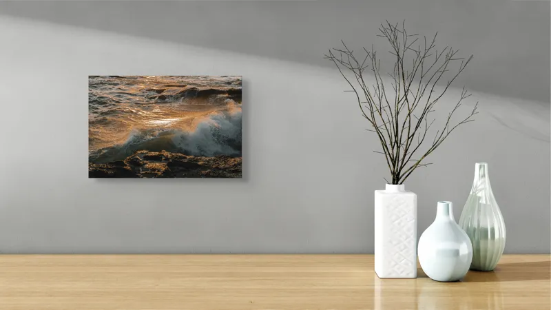 Tablou Canvas, "Valurile mării la apusul soarelui", Valuri, Apus, Spumă, Stânci, Ocean, Reflexii, Aurii, Tensiune, Natură, Dinamică, 39 x 26 cm – poza 8