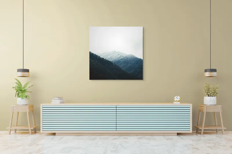 Tablou Canvas, "Lumina albă peste munții verzi", Nori, Munți, Pădure, Zăpadă, Cer, Lumină, Natură, 100 x 100 cm – poza 5