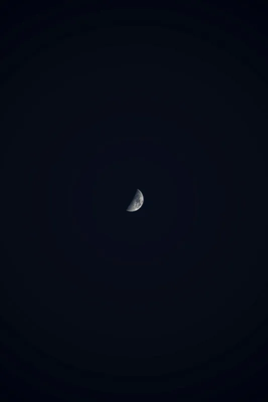 Tablou Canvas, "Luna în misterul nopții adânci", Mister, Noapte, Lună, Tăcere, Infinit, Lumină, Cer, Pace, 100 x 150 cm – poza 2