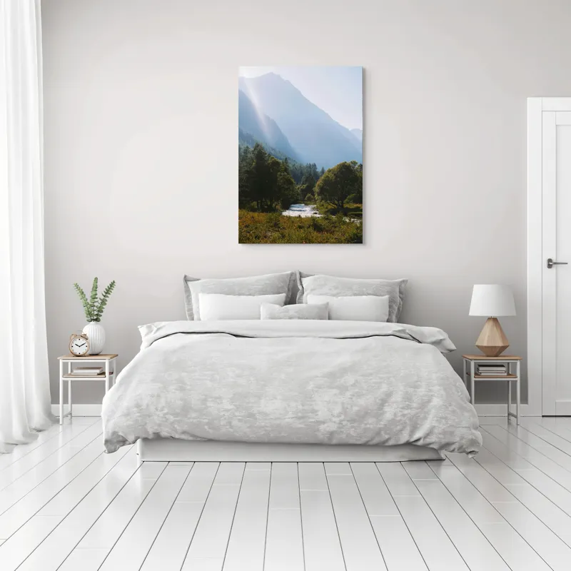 Tablou Canvas, "Râul strălucind printre munți majestoși", Munți, Râu, Copaci, Lumină, Cer, Natură, Pădure, Vârfuri, Verdeață, Peisaj, 70 x 100 cm – poza 3