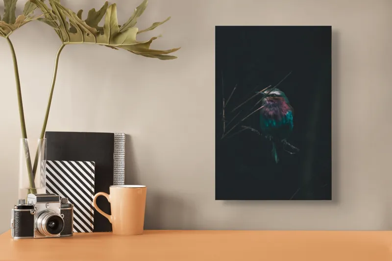 Tablou Canvas, "Pasărea viselor în noapte misterioasă", Pene, Culori, Contrast, Mister, Delicat, Umbre, Eleganță, 26 x 39 cm – poza 3