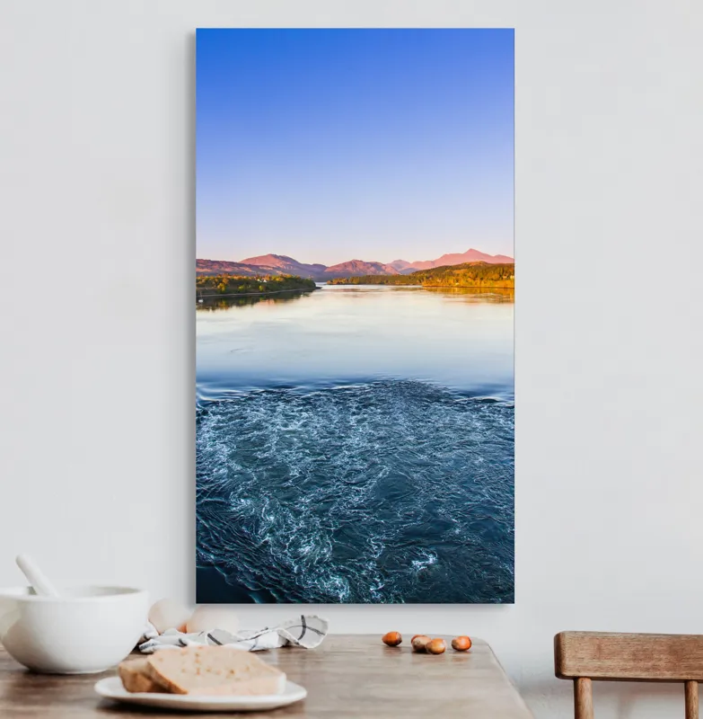 Tablou Canvas, "Răsărit pe lacul liniștit albastru", Cer, Munți, Râu, Reflexie, Apus, Peisaj, Natură, Valuri, Orizont, Calm., 50 x 90 cm – poza 3