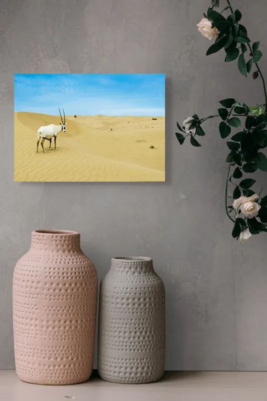 Tablou Canvas, "Oryx singur în deșertul nesfârșit", Antilopă, Deșert, Dune, Cer, Solitudine, Calm, Natură, Zare, Puritate, Armonie, 54 x 39 cm – poza 8