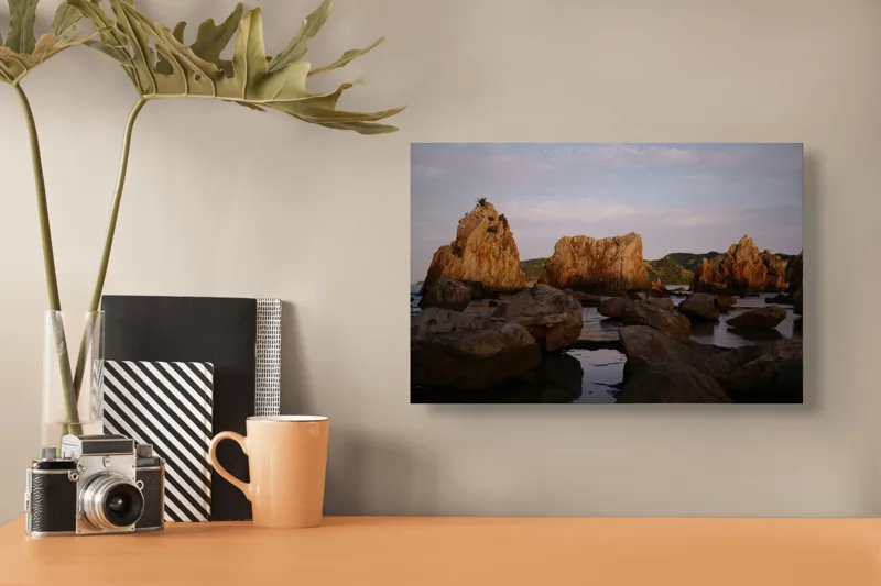 Tablou Canvas, "Rocile misterioase ale apusului marin", Pietre, Apus, Ocean, Cer, Natura, Liniste, Culori, Peisaj, Serene, Valuri, 39 x 26 cm – poza 3