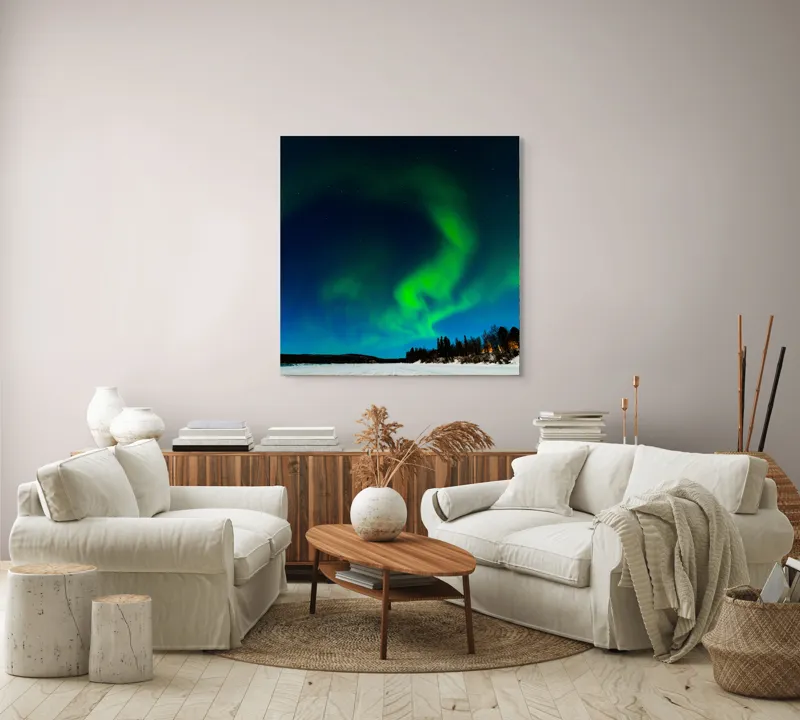 Tablou Canvas, "Aurora boreală dansând pe cerul nordic", Aurore, Lumină, Cer, Noapte, Minune, Verde, Șerpuire, Stele, Frig, Încântare, 100 x 100 cm – poza 3