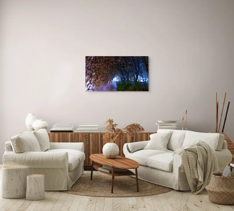 Tablou Canvas, "Aleea înflorită sub lumina lunii", Flori, Tunel, Lumină, Drum, Noapte, Natură, Mister, Arbore, Petale, Umbre, 90 x 50 cm – poza 4