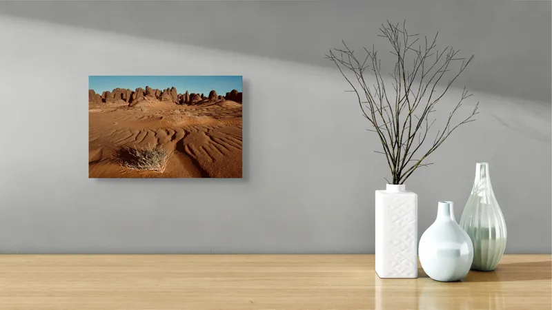 Tablou Canvas, "Dunele solitare ale deșertului tăcut", Parcurs, Pustiu, Piatra, Peisaj, Ruginiu, Formatiuni, Cer, Senin, Arid, Vegetatie, Izolata, 39 x 26 cm – poza 8