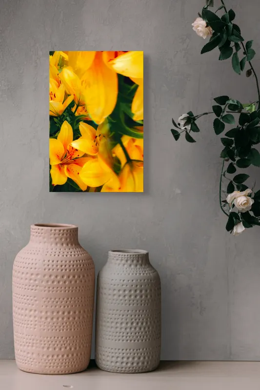 Tablou Canvas, "Galbenul sublim al crinilor înfloriți", Flori, Galbene, Petale, Luminoase, Vibrante, Natură, Delicatese, Energie, Soare, Splendoare, 26 x 39 cm – poza 6