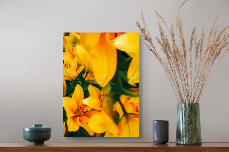 Tablou Canvas, "Galbenul sublim al crinilor înfloriți", Flori, Galbene, Petale, Luminoase, Vibrante, Natură, Delicatese, Energie, Soare, Splendoare, 39 x 54 cm – poza 3