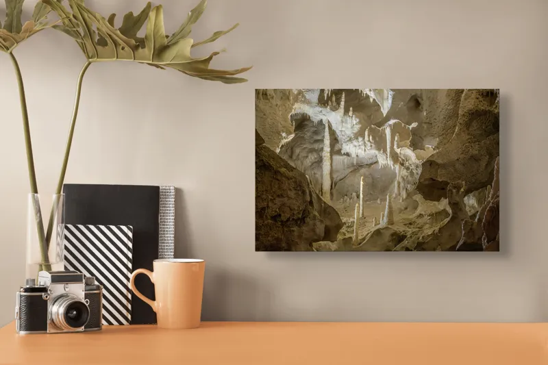 Tablou Canvas, "Misterele unei peșteri ancestrale", Stalactite, Stalagmite, Calcar, Caverna, Lumina, Umbre, Texturi, Forme, 39 x 26 cm – poza 3