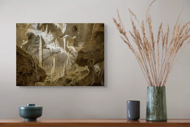 Tablou Canvas, "Misterele unei peșteri ancestrale", Stalactite, Stalagmite, Calcar, Caverna, Lumina, Umbre, Texturi, Forme, 54 x 39 cm – poza 4