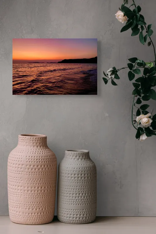 Tablou Canvas, "Apus de soare pe malul mării", Apus, Ocean, Cer, Orizont, Insulă, Lumină, Valuri, 39 x 26 cm – poza 4