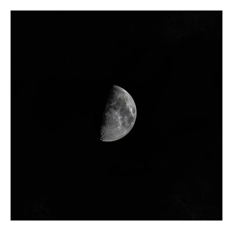 Tablou Canvas, "Luna pe cerul întunecat al nopții", Halbă, Luminată, Cer, Noapte, Strălucire, Mister, Astronomic, Satelit, Întuneric, Spațiu, 54 x 39 cm